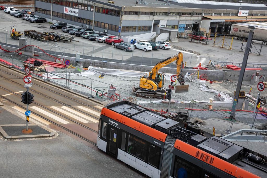 Glasopor skumglass: Ideell for skinnegående transportsystemer. Lett, effektiv og miljøvennlig, perfekt for urbane omgivelser.