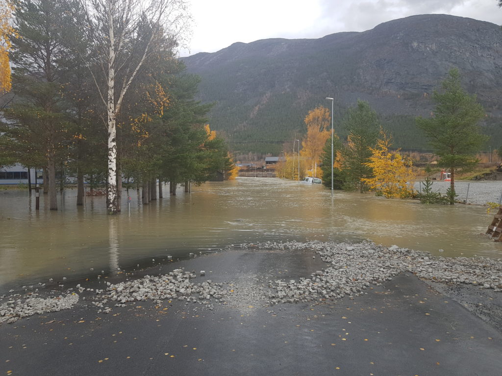 Oppryding etter flommen