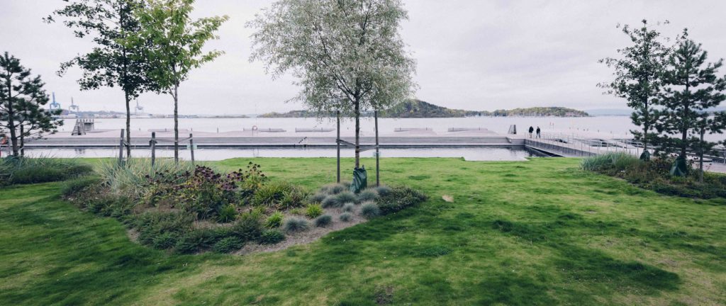 Glasopor skumglass valgt for kulturhuset i Nittedal – lav vekt, høy rasvinkel og miljøvennlig.