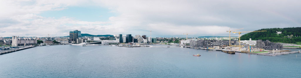 For å kunne bygge bydelen Bjørvika var skumglass det avgjørende byggematerialet. Sjekk hvorfor skumglass er den beste løsningen ved vanskelige grunnforhold.
