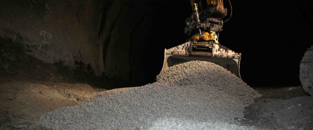 Allsidig, smidig og effektivt – étt produkt for veibane, grøfter og bak betongkonstruksjoner.